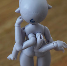 Honeydew's extra arms